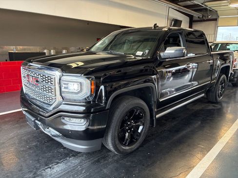 Used 2018 GMC Sierra 1500 Denali image 2