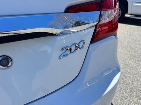 Used 2013 Chrysler 200 Limited FWD image 7