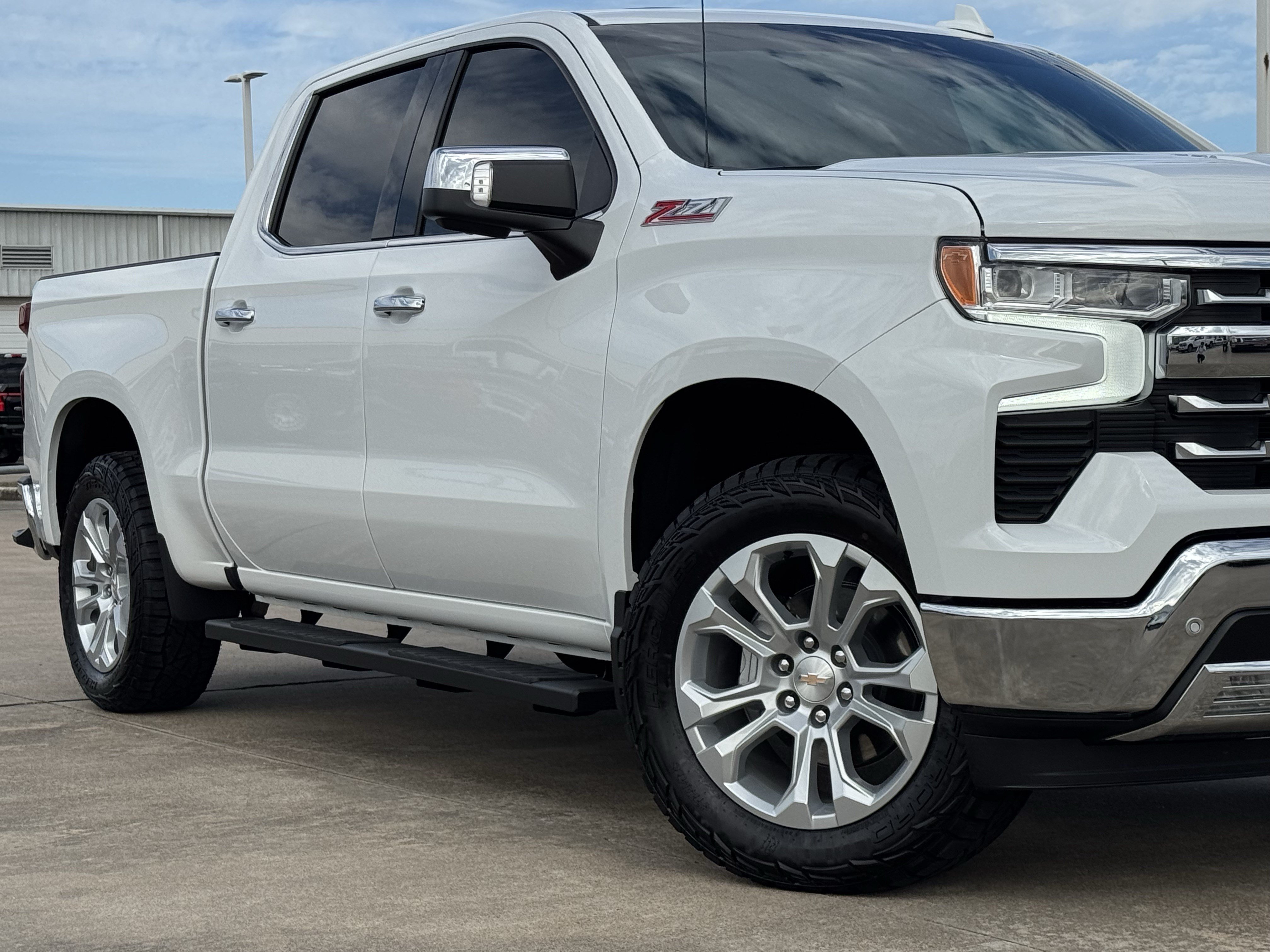Used 2026 Chevrolet Silverado 1500 LTZ w/ LTZ Premium Package AWD/4WD image 3