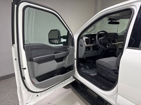Used 2024 Ford F250 XLT image 6