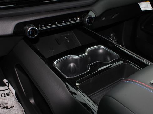 New 2024 Chevrolet Silverado EV RST AWD/4WD image 13