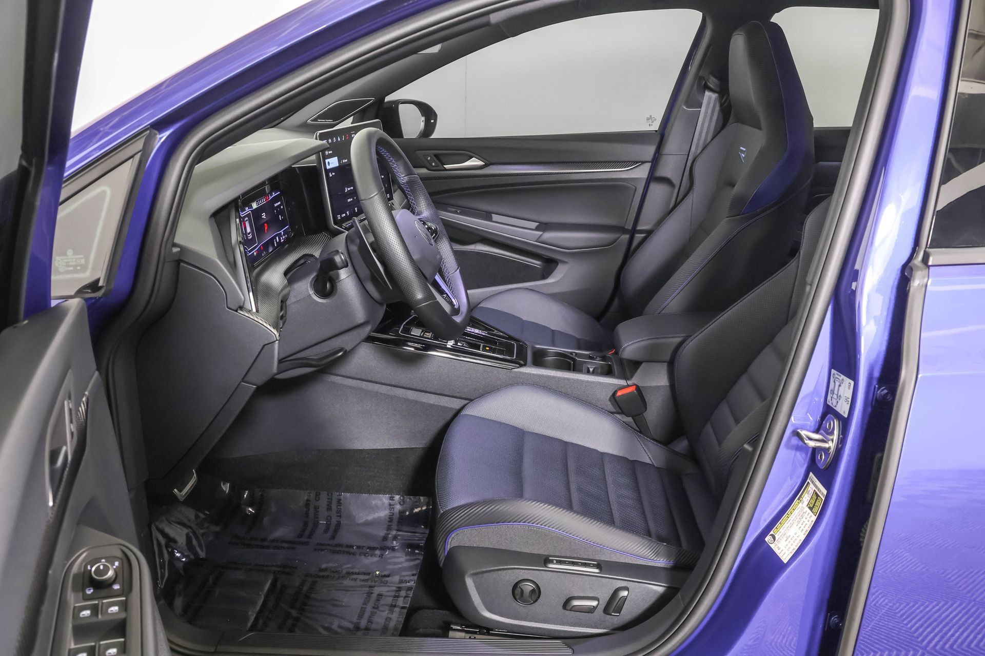 Used 2025 Volkswagen Golf R Black Edition AWD/4WD image 5