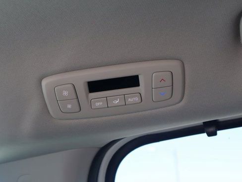 New 2026 Kia Carnival EX FWD image 22