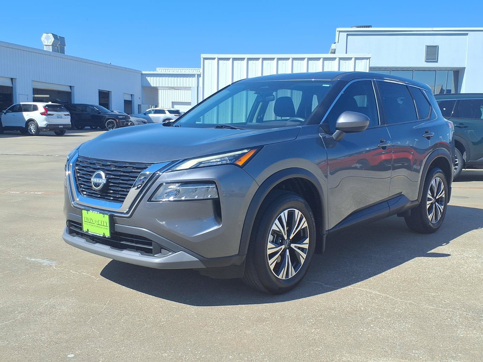 Used 2023 Nissan Rogue SV FWD image 3