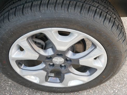 Used 2021 Jeep Compass Limited image 5