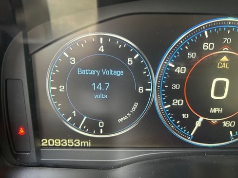 Used 2015 Cadillac Escalade Luxury AWD/4WD image 18