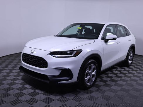 Used 2024 Honda HR-V LX image 1