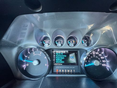 Used 2014 Ford F350 Lariat w/ Lariat Interior Package image 32