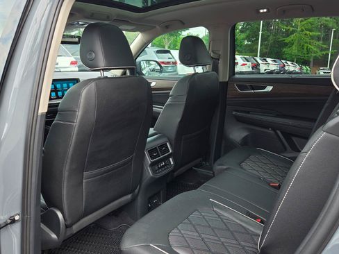 Used 2025 Volkswagen Atlas SEL Premium R-Line AWD/4WD image 52