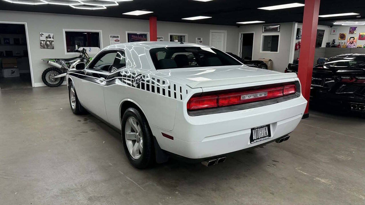 Used 2014 Dodge Challenger R/T RWD image 6