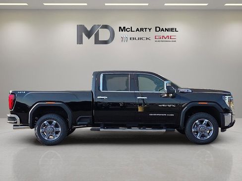 New 2025 GMC Sierra 2500 SLT w/ SLT Premium Package image 6