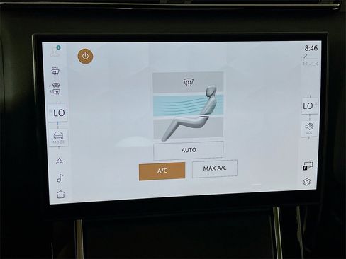 Used 2025 Land Rover Range Rover Velar Dynamic SE image 16