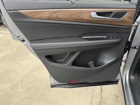 New 2026 Volkswagen Atlas SE FWD image 23