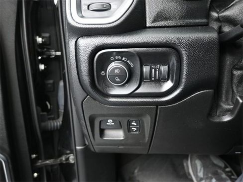 Used 2019 RAM 1500 Laramie image 19
