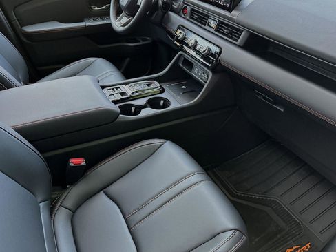 New 2025 Honda Pilot TrailSport image 14