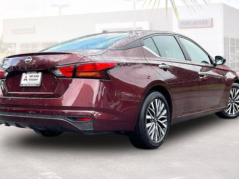 Used 2025 Nissan Altima 2.5 SV FWD image 32