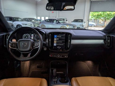 Used 2019 Volvo XC40 T5 Momentum AWD/4WD image 12
