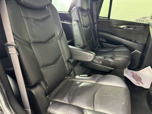 Used 2016 Cadillac Escalade Platinum AWD/4WD image 38