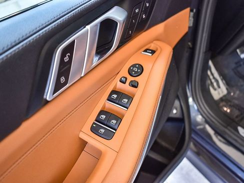 Used 2022 BMW X5 xDrive45e w/ M Sport Package image 20