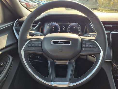 New 2025 Jeep Grand Cherokee L Altitude AWD/4WD image 13