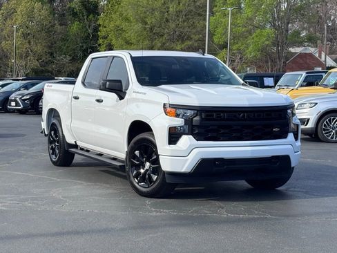 Used 2023 Chevrolet Silverado 1500 Custom image 1