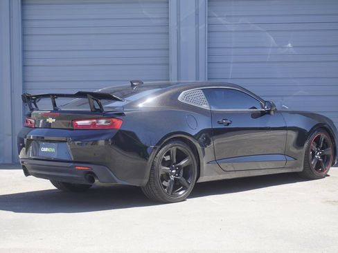Used 2016 Chevrolet Camaro SS RWD image 6