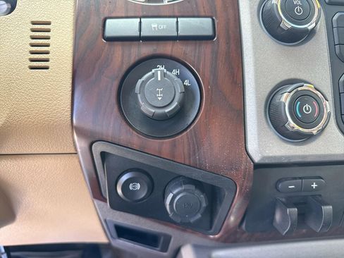 Used 2016 Ford F250 Lariat w/ Chrome Package AWD/4WD image 39