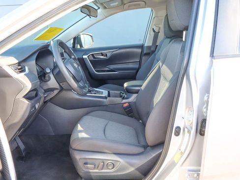 Used 2025 Toyota RAV4 XLE AWD/4WD image 7