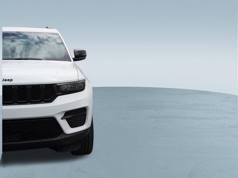 Used 2022 Jeep Grand Cherokee Altitude AWD/4WD image 38