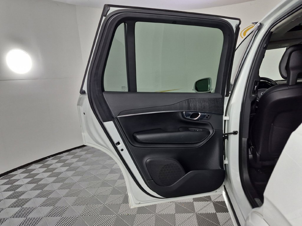 Used 2020 Volvo XC90 T5 Momentum w/ Protection Package Premier AWD/4WD image 29