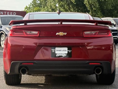 Used 2018 Chevrolet Camaro LT RWD image 4