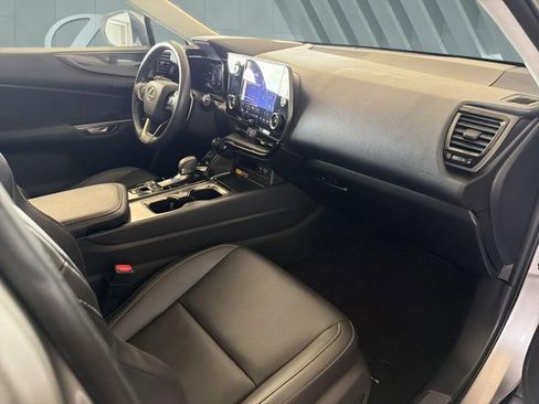 Certified 2025 Lexus NX 250 FWD w/ Accessory Package (Z1) image 5