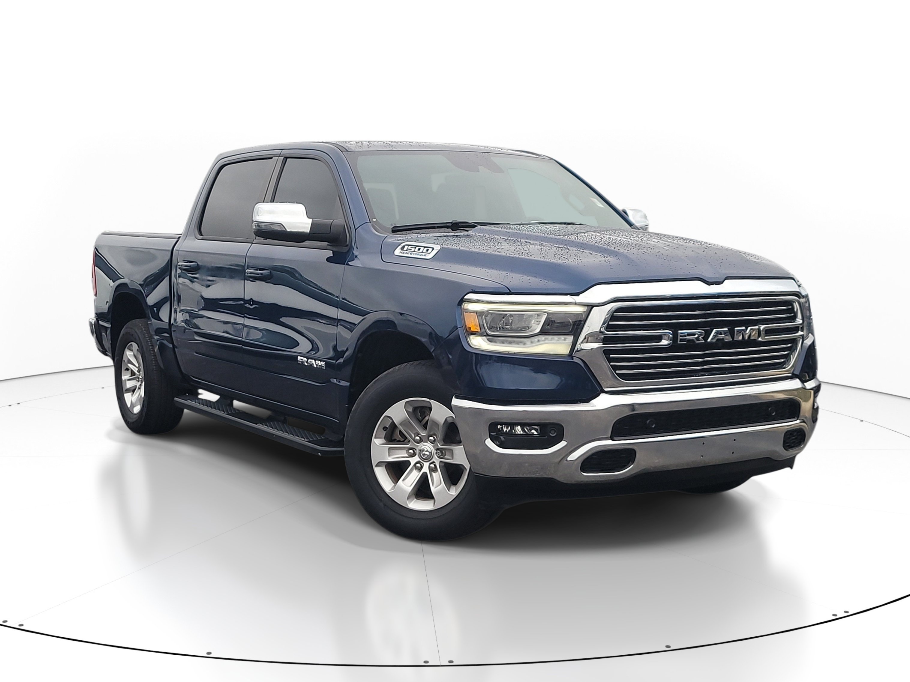 Used 2023 RAM 1500 Laramie AWD/4WD image 1