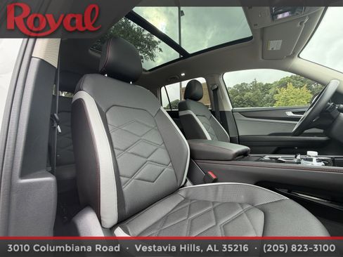 Certified 2026 Volkswagen Atlas Peak Edition AWD/4WD image 7