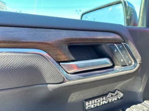 Used 2024 Chevrolet Silverado 1500 High Country w/ Technology Package AWD/4WD image 27