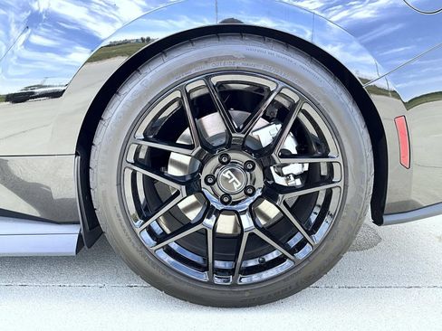 Used 2025 Ford Mustang GT Premium RWD image 21