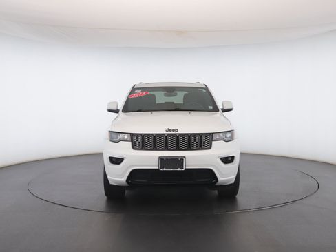 Used 2019 Jeep Grand Cherokee Altitude image 25