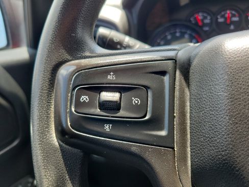 Used 2020 Chevrolet Silverado 1500 Custom w/ Custom Value Package AWD/4WD image 16
