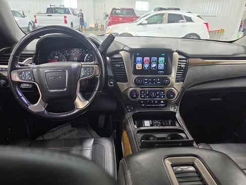 Used 2020 GMC Yukon XL Denali w/ Denali Ultimate Package AWD/4WD image 9