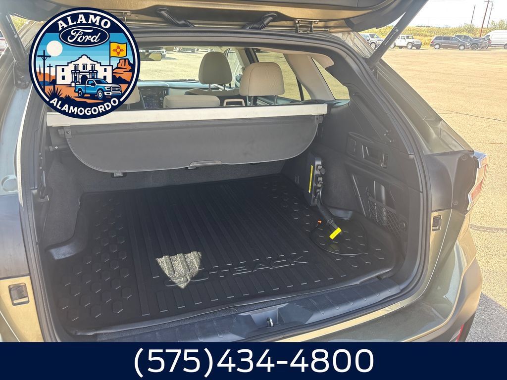 Used 2021 Subaru Outback Premium AWD/4WD image 24