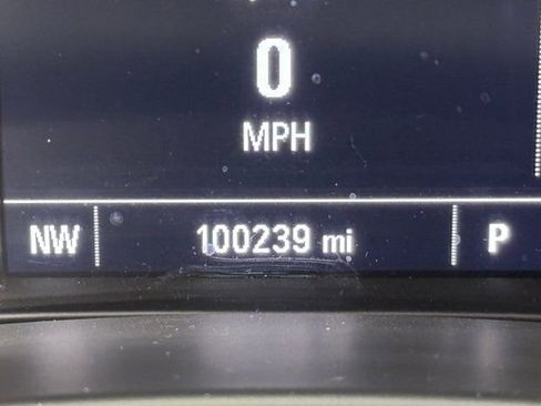 Used 2018 Chevrolet Equinox LT image 16