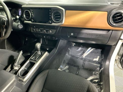 Used 2020 Toyota Tacoma SR5 image 32