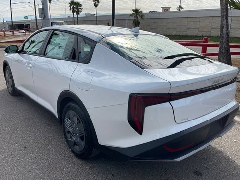 New 2026 Kia K4 FWD image 4