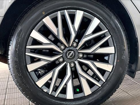 Used 2025 Nissan Altima 2.5 SV FWD image 34