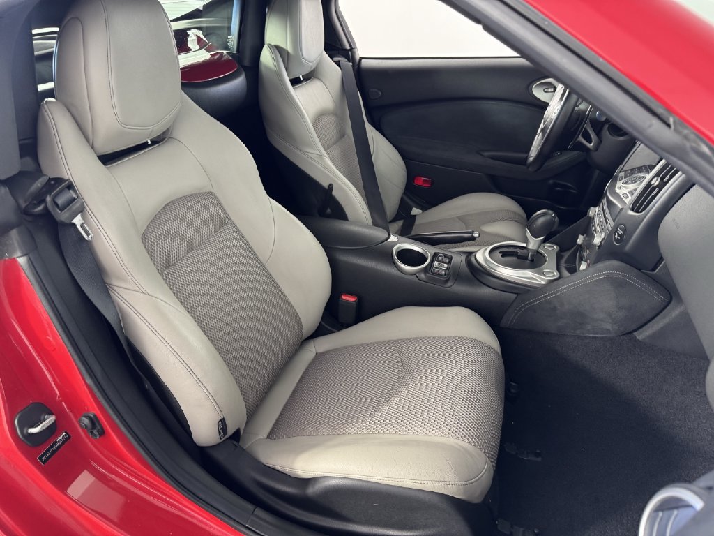 Used 2010 Nissan 370Z Touring w/ Sport Pkg RWD image 25