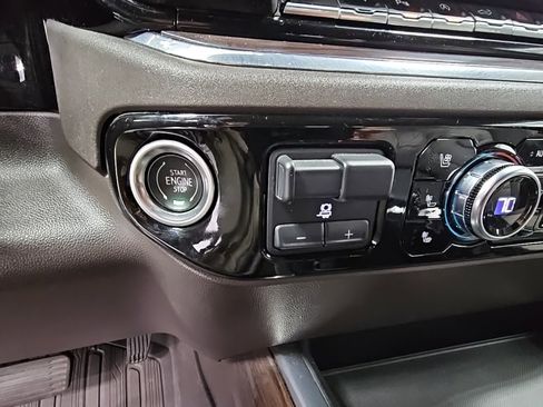 Used 2023 GMC Sierra 1500 SLT w/ SLT Premium Plus Package image 21