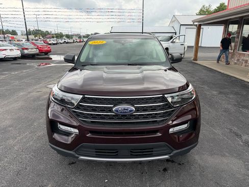 Used 2023 Ford Explorer XLT w/ Equipment Group 202A AWD/4WD image 11