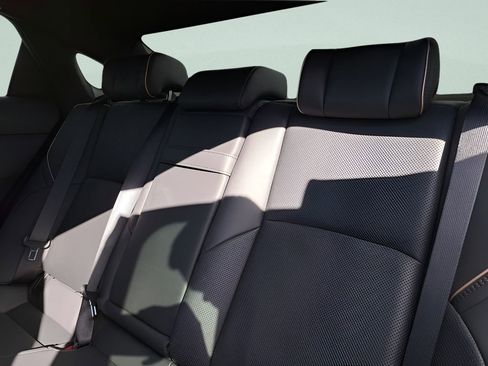 Certified 2023 Toyota Crown XLE image 8