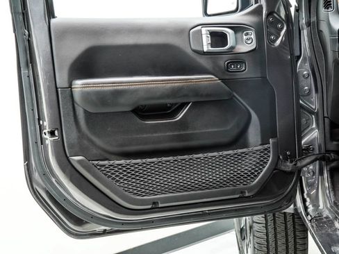 Used 2024 Jeep Wrangler Unlimited Sahara w/ Technology Group AWD/4WD image 44