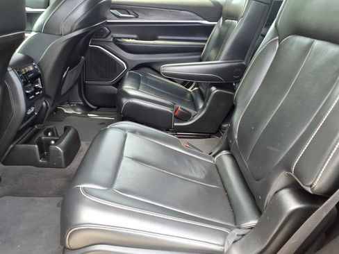 Used 2021 Jeep Grand Cherokee L Limited AWD/4WD image 16